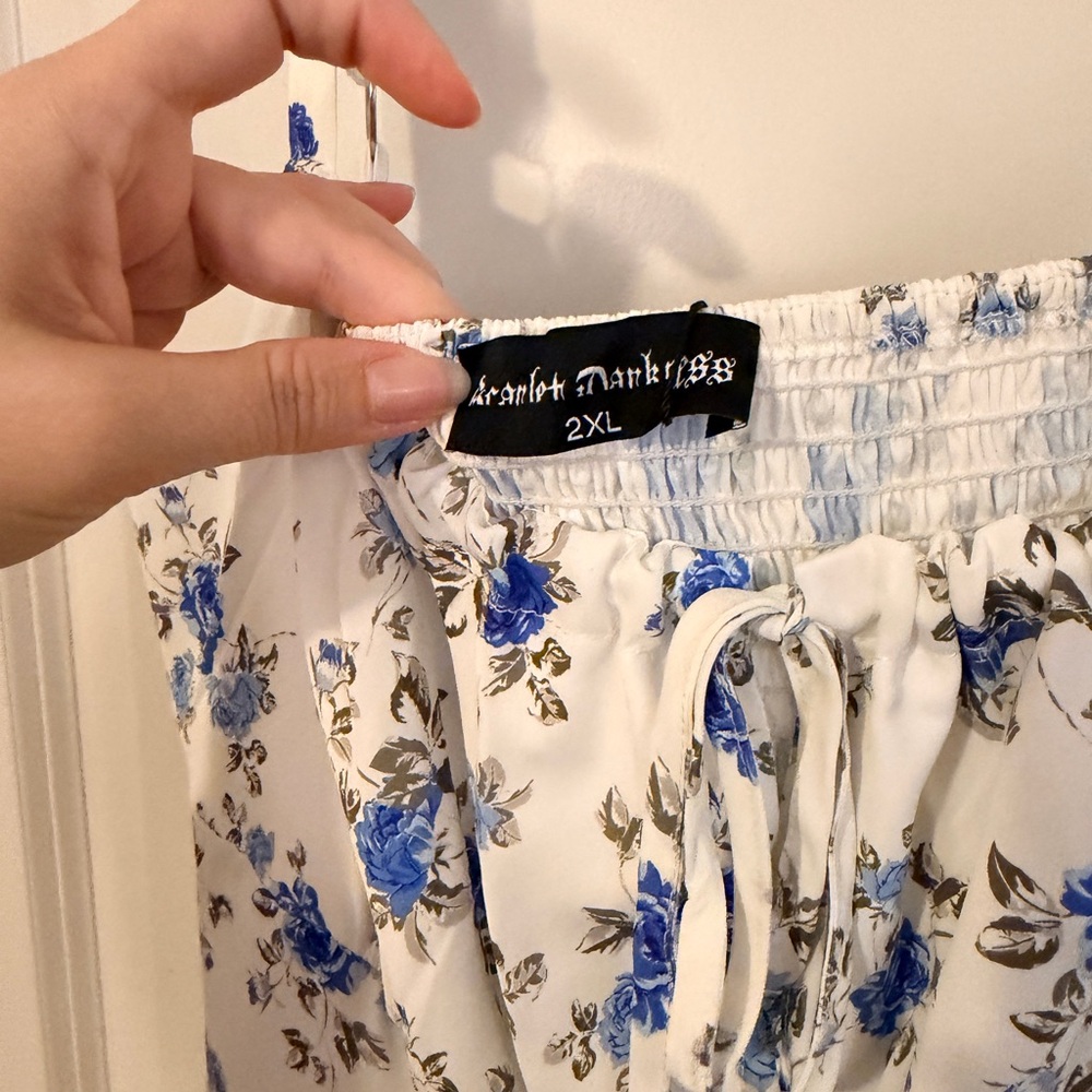 Floral Blue and White Milkmaid Dress - Picture 5 of 6